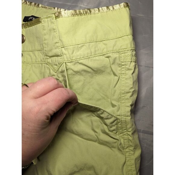 DKNY Women Size 7draw string cargo capris pants Lime Green Multi Pockets - Picture 9 of 16